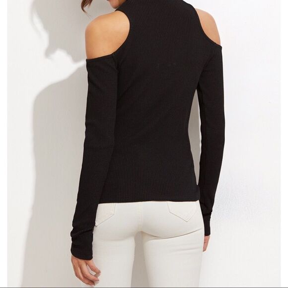 ✨Black Cold Shoulder Ribbed T-shirt✨ - Picture 4 of 5